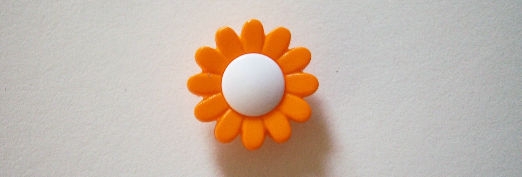 JHB Buttercup Petal/White Center Daisy 3/4" Shank Back Nylon Button