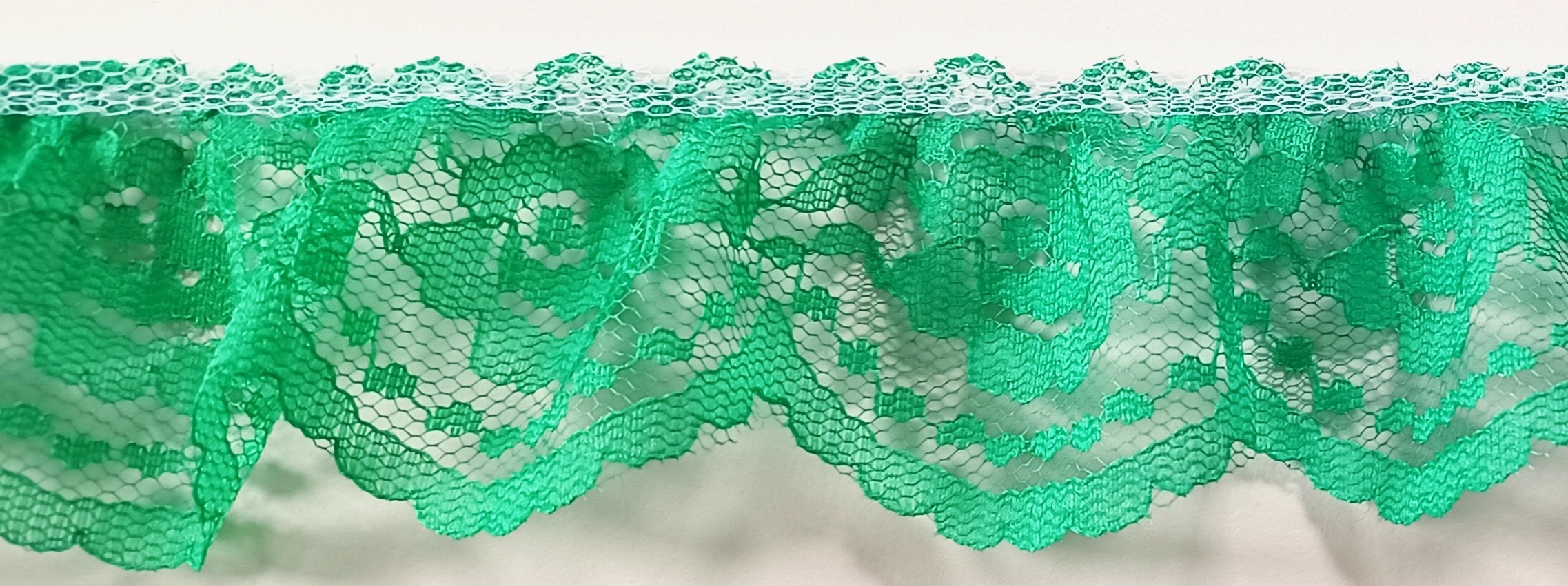 Emerald 2" Ruffled Lace