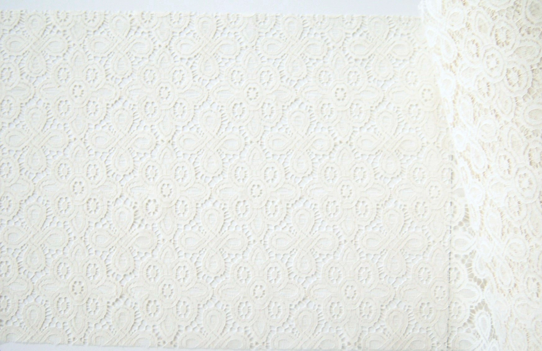 Ivory 15 1/4" Lace