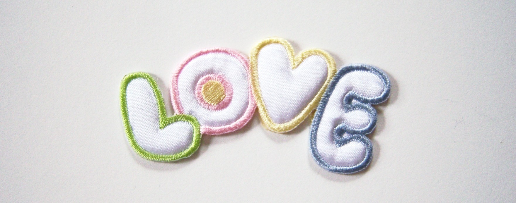Wrights Pastel L-O-V-E Applique