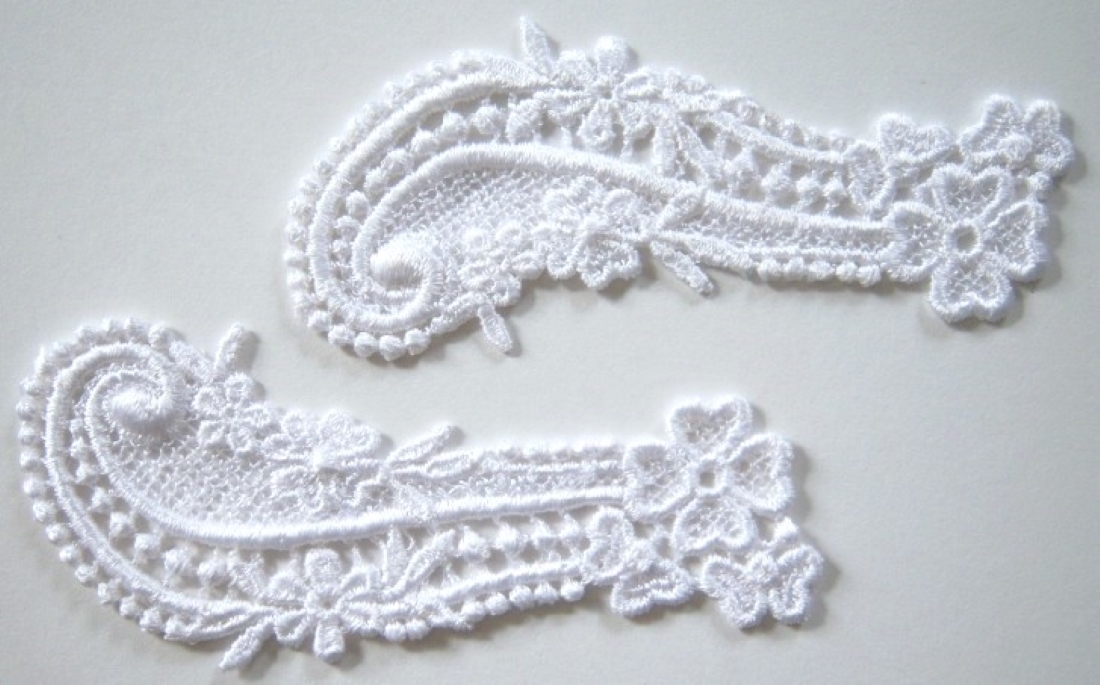 Off White 2" x 4 1/2" Venice Lace Applique Pair