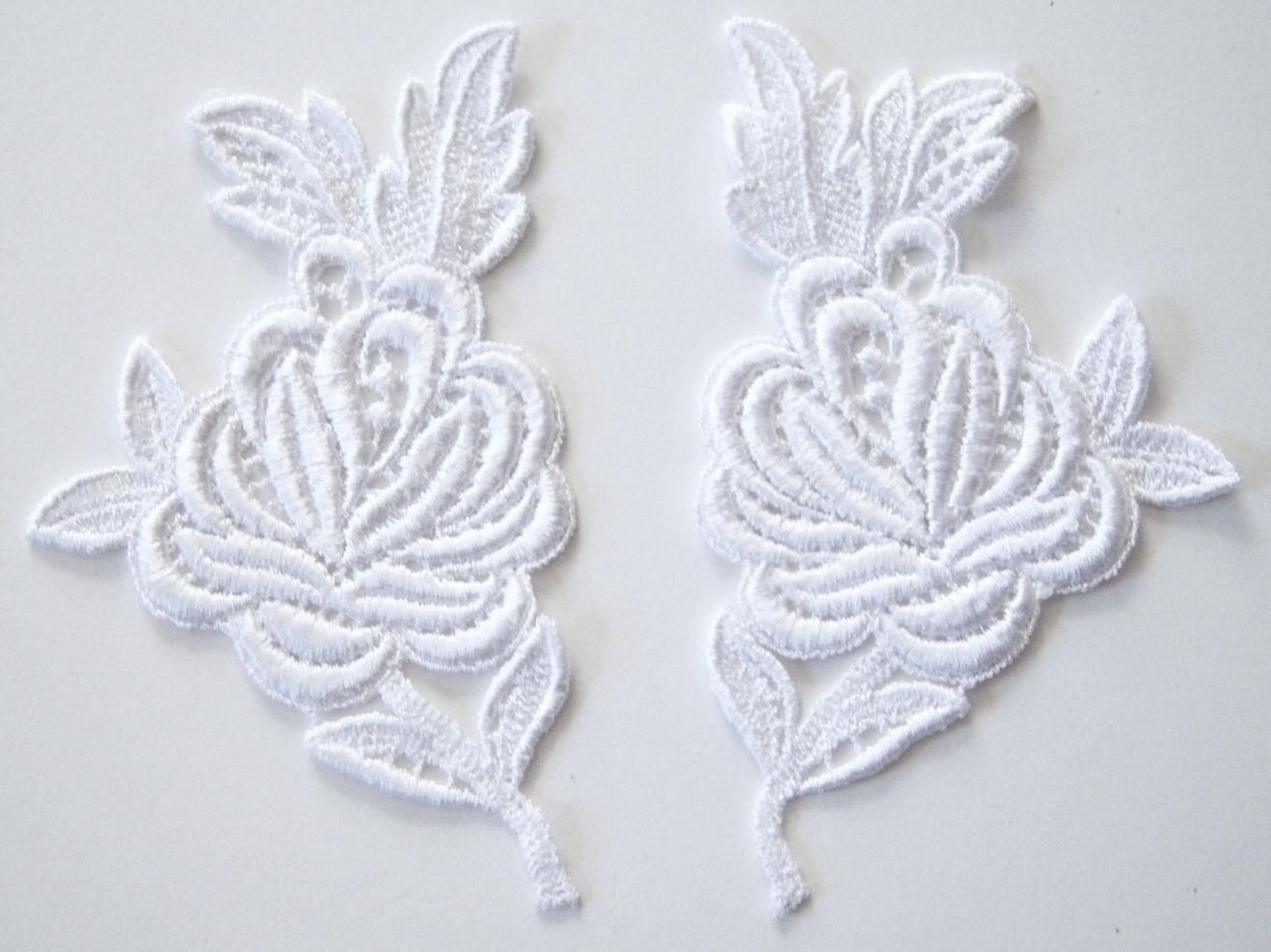 White Rose Venise Lace 3" x 5" Pair